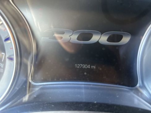 Used 2020 Chrysler 300 Touring w/ Sport Appearance Package RWD image 9
