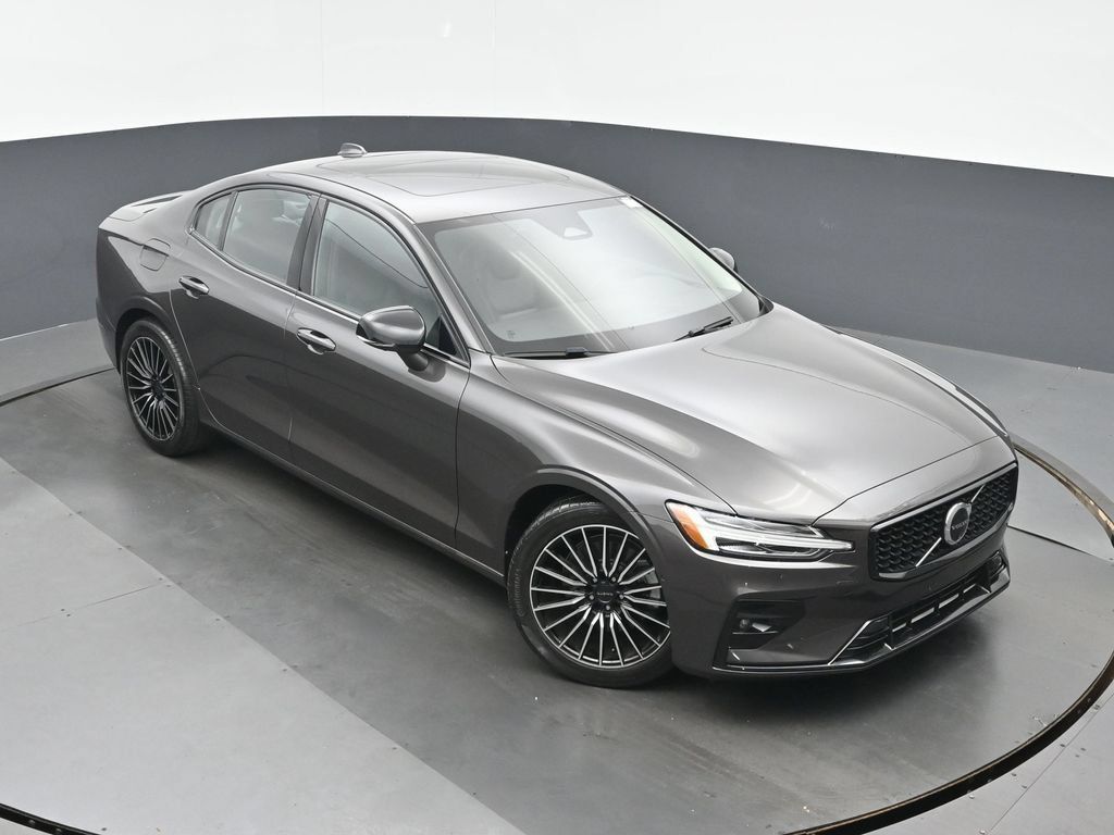 Used 2024 Volvo S60 B5 Plus AWD/4WD image 31