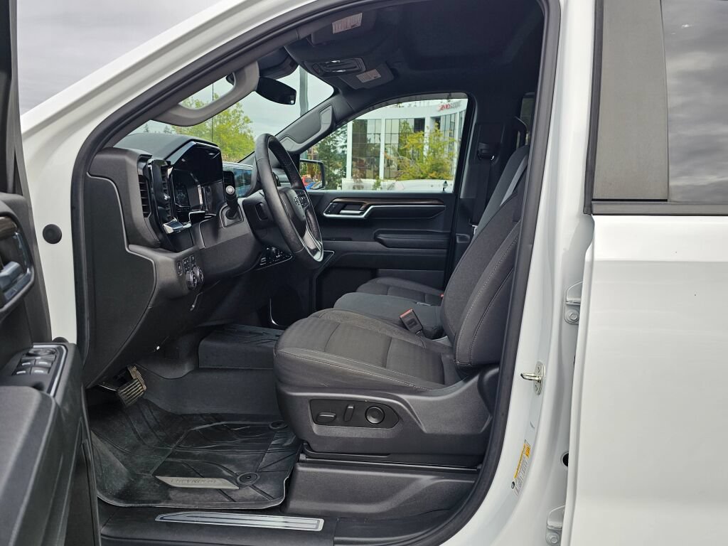 Certified 2023 Chevrolet Silverado 1500 RST w/ Z71 Off-Road Package AWD/4WD image 23