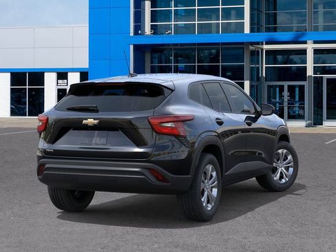 New 2026 Chevrolet Trax LS FWD image 4