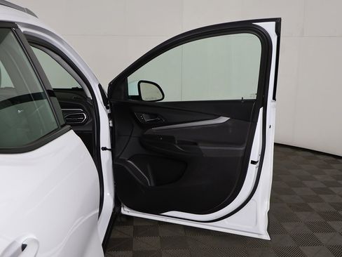 Used 2022 Chevrolet Bolt EUV LT w/ Comfort Package image 19