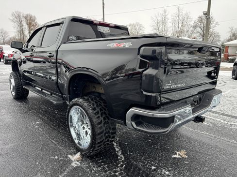Used 2022 Chevrolet Silverado 1500 LT w/ Max Trailering Package image 5