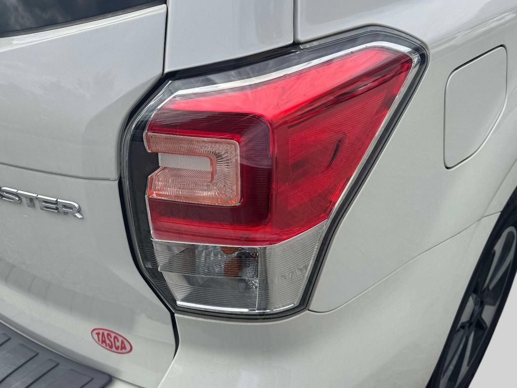 Used 2018 Subaru Forester 2.5i Limited AWD/4WD image 9