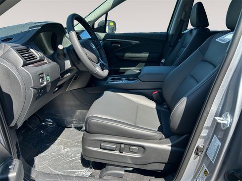 New 2025 Honda Ridgeline RTL image 9