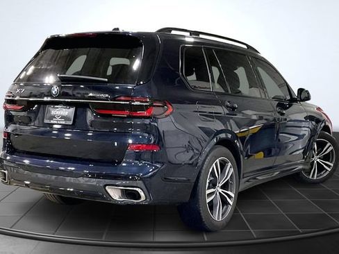 Used 2023 BMW X7 xDrive40i w/ Executive Package image 2