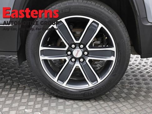 Used 2021 GMC Acadia SLT w/ Preferred Package image 37