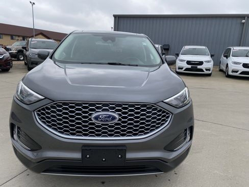 Used 2024 Ford Edge SEL w/ Convenience Package image 2