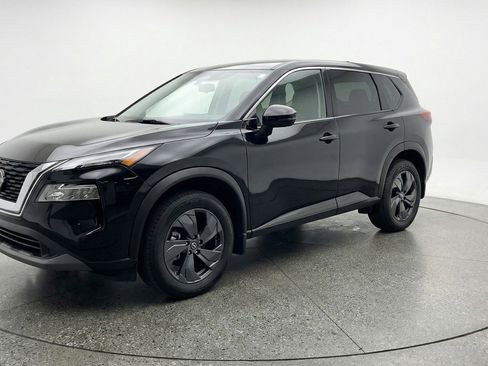 Used 2025 Nissan Rogue SV FWD image 3