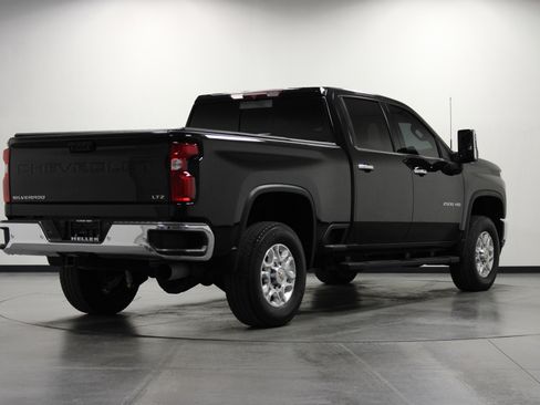 Used 2022 Chevrolet Silverado 2500 LTZ w/ LTZ Convenience Package image 4
