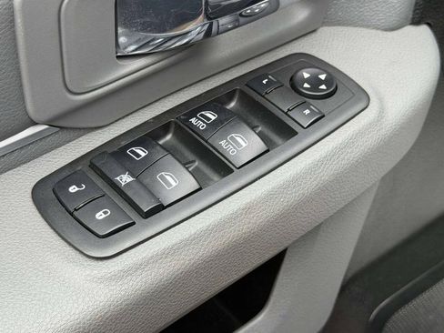 Used 2018 RAM 1500 Classic SLT AWD/4WD image 14