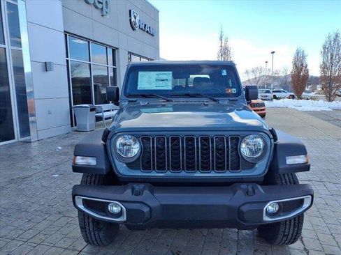 New 2026 Jeep Gladiator Sport AWD/4WD image 3