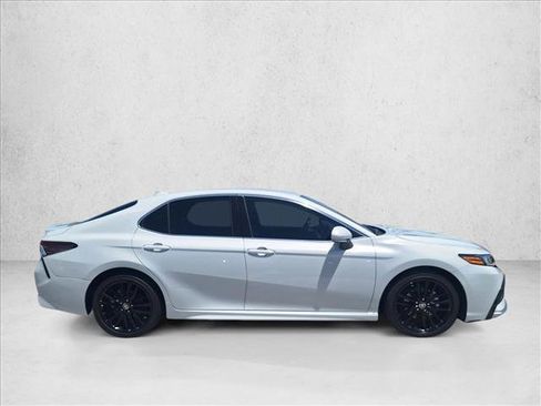 Used 2023 Toyota Camry XSE FWD image 4