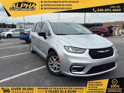 Used 2024 Chrysler Pacifica Touring-L