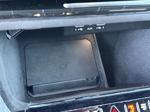 Used 2024 Jeep Wagoneer L Series III w/ Flexible Seating Group image 30