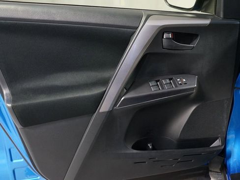 Used 2016 Toyota RAV4 LE image 26