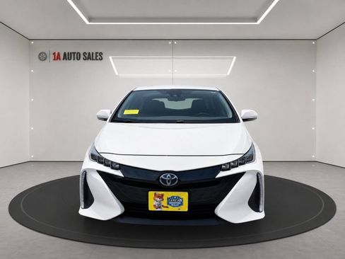 Used 2021 Toyota Prius Prime LE FWD image 8
