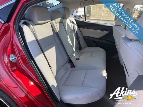Used 2025 Toyota Camry XLE FWD image 25