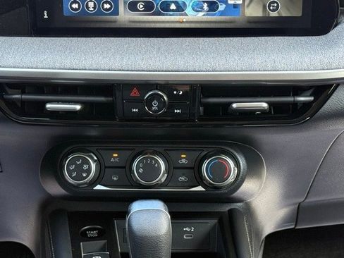 New 2025 Nissan Kicks SV image 24