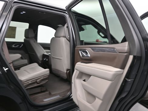 Used 2022 GMC Yukon SLT image 12