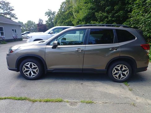Used 2019 Subaru Forester Premium w/ All-Weather Package AWD/4WD image 3