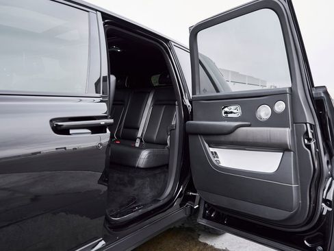Used 2019 Rolls-Royce Cullinan AWD/4WD image 30