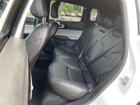 Used 2025 Jeep Compass Limited AWD/4WD image 16