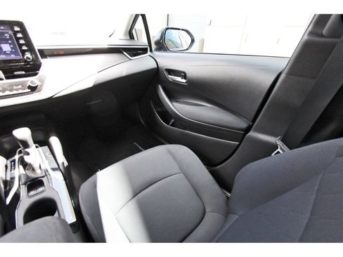 Used 2020 Toyota Corolla LE FWD image 12