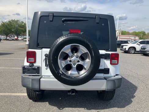 Used 2017 Jeep Wrangler Unlimited Sahara w/ Connectivity Group image 18