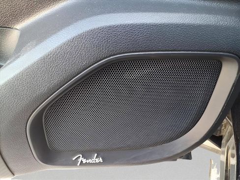 Used 2024 Nissan Titan PRO-4X w/ Pro-4x Convenience Package image 12