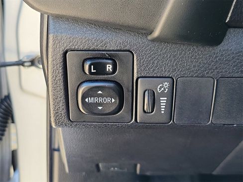 Used 2019 Toyota Corolla LE image 29