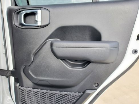 Used 2023 Jeep Gladiator Sport image 46