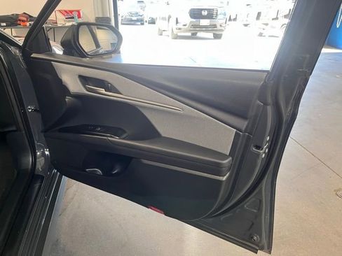 Used 2025 Toyota Camry LE image 12