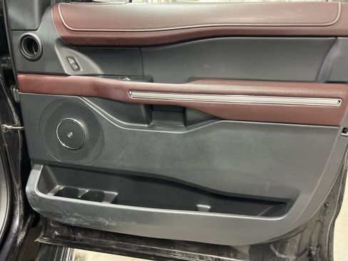 Used 2024 Ford Expedition Max Limited image 11