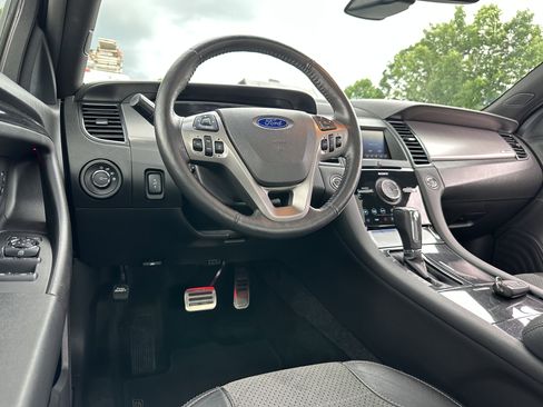Used 2015 Ford Taurus SHO w/ Equipment Group 401A AWD/4WD image 18