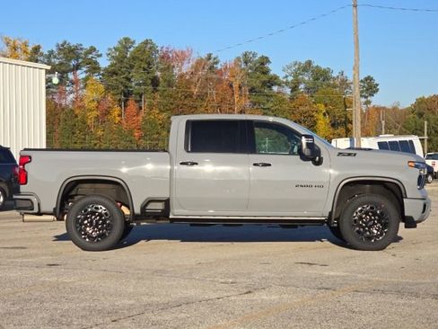 Used 2024 Chevrolet Silverado 2500 LTZ w/ LTZ Plus Package image 6