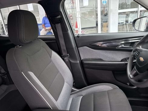 Used 2025 Chevrolet TrailBlazer LT FWD image 11