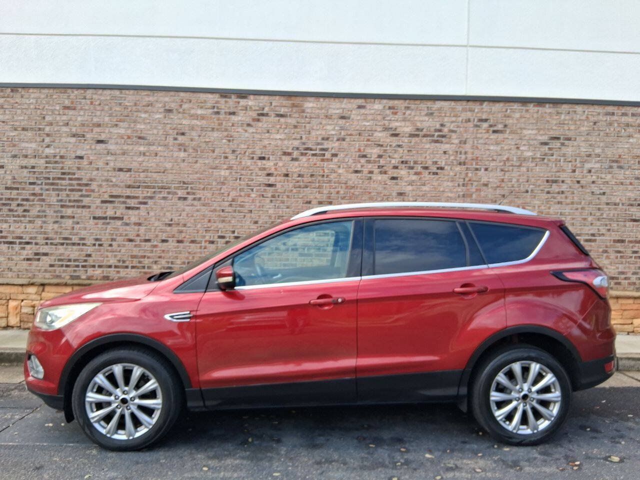 Used 2017 Ford Escape Titanium FWD image 2