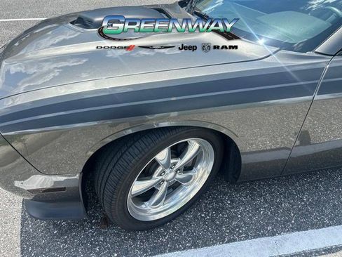Used 2009 Dodge Challenger R/T RWD image 5