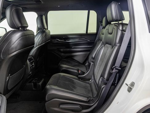 Used 2023 Jeep Grand Cherokee L Laredo image 41