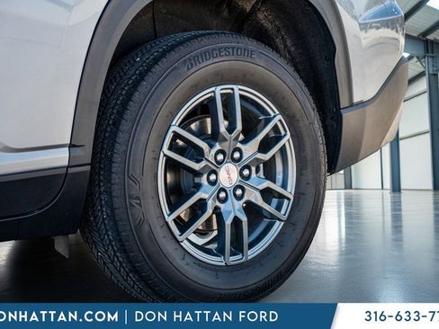 Used 2025 GMC Acadia Elevation FWD image 38