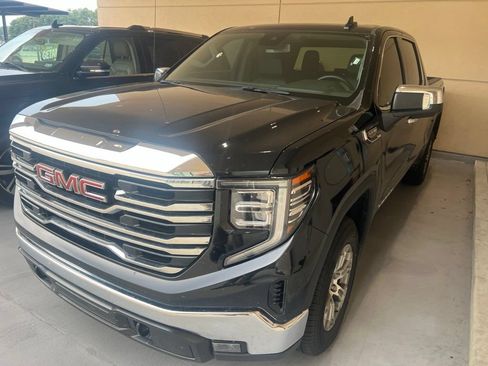 Used 2025 GMC Sierra 1500 SLT AWD/4WD image 1