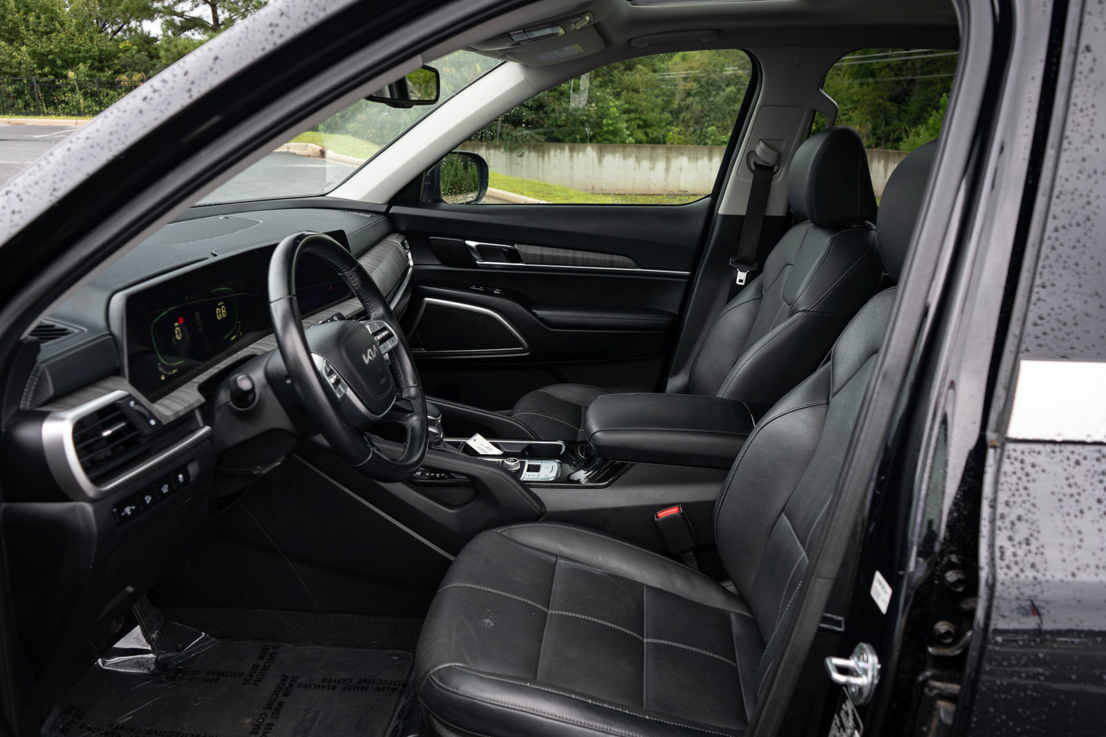 Used 2023 Kia Telluride EX w/ EX Captain's Chair Package FWD image 14