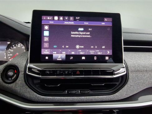 Used 2022 Jeep Compass Latitude image 17