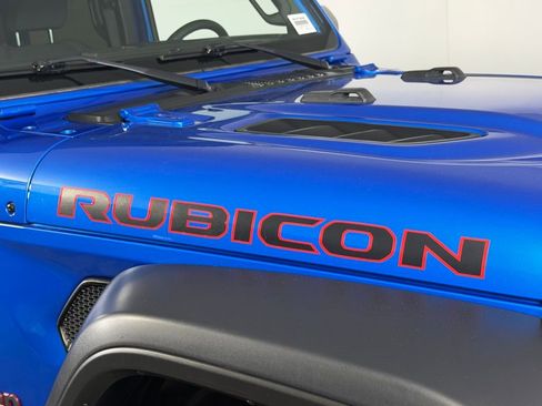 Used 2024 Jeep Wrangler Unlimited Rubicon w/ Capability Package image 16