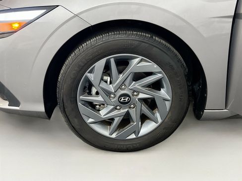 Used 2024 Hyundai Elantra SEL image 22