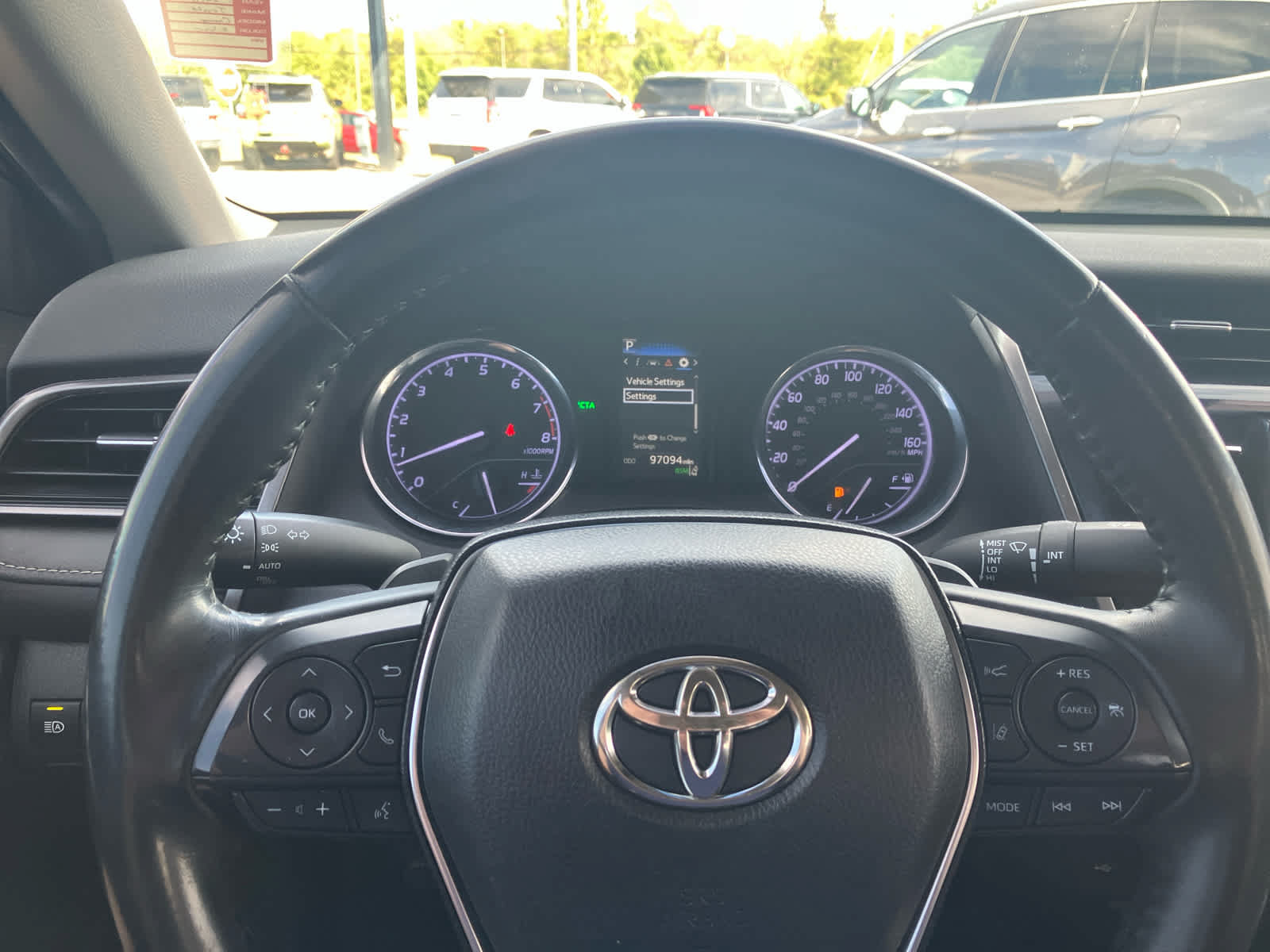 Used 2020 Toyota Camry SE w/ Convenience Package FWD image 15