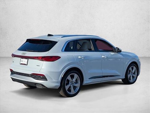 New 2025 Audi Q5 Prestige image 2