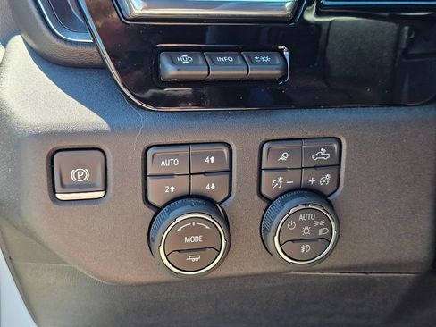 Used 2025 Chevrolet Silverado 2500 High Country w/ High Country Premium Package AWD/4WD image 26
