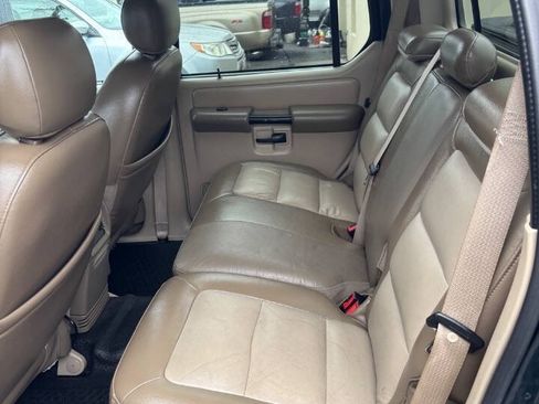 Used 2004 Ford Explorer Sport Trac XLT AWD/4WD image 11