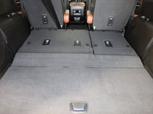 Used 2023 GMC Yukon Denali Ultimate w/ LPO, Floor Liner Package AWD/4WD image 21